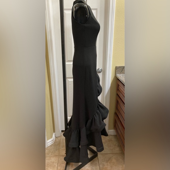 Betsy & Adam Women's Long Halter Crepe Tiered Ruffle Gown NWT Size 2 - Picture 12 of 16